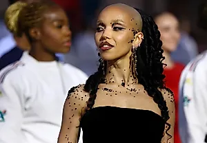 FKA Twigs теряет шансы на Coachella из-за визовых катастроф