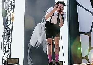 Yungblud и Веддер — рок-дуэт века?