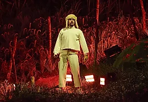 Bad Bunny устроит пляски для всех на Супербоуле