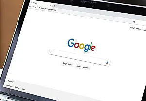 ИИ вместо поисковика: умнее не станешь?