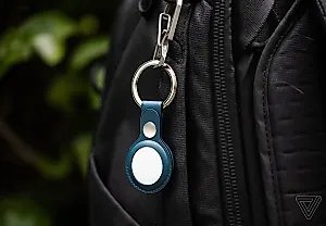 Apple разрабатывает ИИ-устройство размером с AirTag