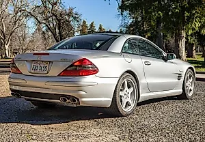 Не стареет, а элегантно устарел: 2005 Mercedes-Benz SL55 AMG