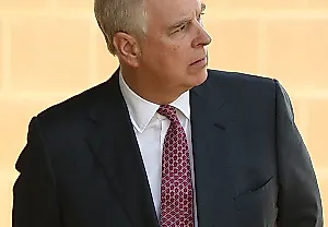 Скелеты в шкафу и в штате: как осиротело бывшее величие принца Эндрю