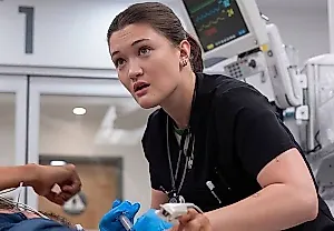 Когда ждать новый эпизод The Pitt