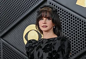 Лана снова дразнит фанатов