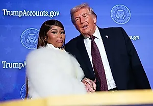Комик извиняется за шутку о Minaj и Trump