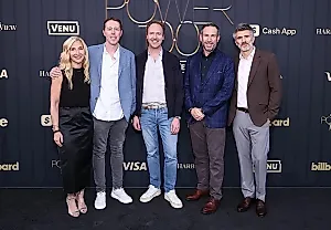 Еврокомиссия готова одобрить сделку UMG и Downtown