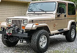 Jeep Wrangler Sahara 1994 года: Время порадоваться и пофантазировать!