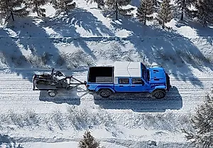 Jeep подтянулся к белой волне