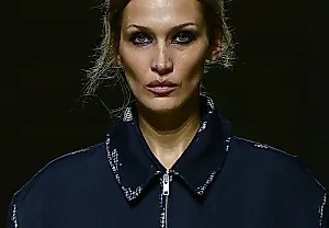 Белла Хадид и четырёхкратный выход на подиум Prada