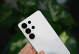 Samsung и поезд с дипфейками