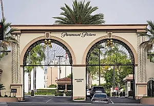 Paramount поглощает Warner