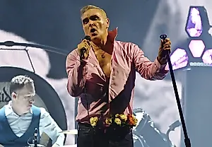 Испанское посольство высмеивает отмену концерта Morrissey