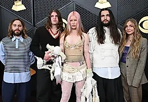 Wet Leg на старте SNL UK