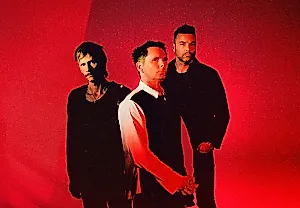 Muse ловят космический сигнал
