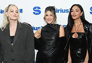Pussycat Dolls и мир во всём женском составе