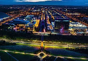 Город спасает сцены