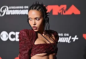 FKA Twigs против Shia LaBeouf: спор о молчании
