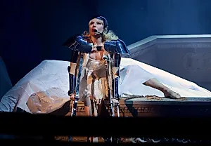 Леди Гага и ее микрофонный крах на Coachella 2025