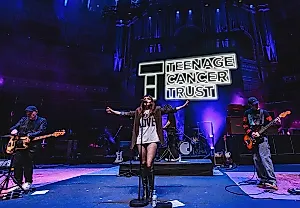 Chvrches представили ‘Conman’