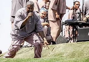 Ye возвращается на сцену Wireless Fest 2026