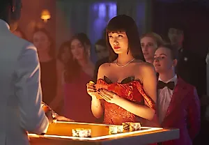 Netflix рискует с "Kakegurui": Трейлер «Bet» занялся азартными играми