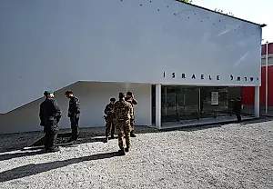 Художник против бойкота