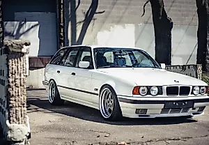 Очарование редкости: BMW 540i Touring 1994 года