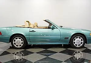 Редкий Mercedes SL320 из 90-х