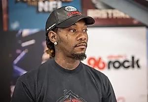 Рэпер Offset вернулся на сцену после ранения
