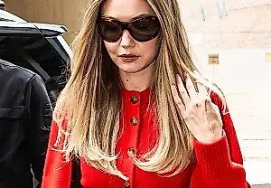 Gigi Hadid и возвращение томатного красного