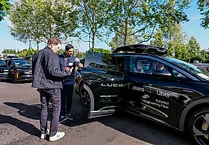 Lucid расширяет сделку с Uber и меняет руководство