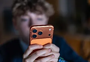 Подростки и соцсети: кому тут хуже