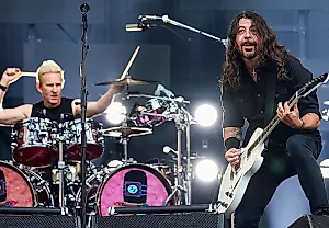 Почему Grohl сменил барабанщика