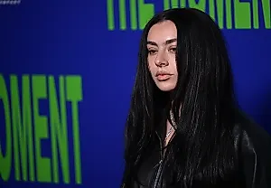 Чарли XCX: танцпол умер, да здравствует рок