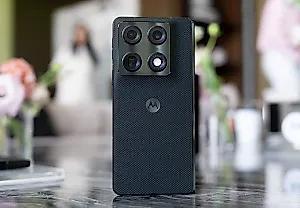 Motorola Razr Fold: цена, которая убивает надежду