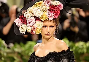 Звезды избегают Met Gala из-за участия Безоса