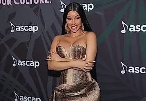 Cardi B требует наказания для Tasha K за новые выпады про Offset: «Последствия должны быть»