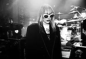 RAGEFLOWER подписала контракт с Weird Fishes