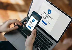 Эксперты предупреждают: Phone Link ворует SMS и OTP-коды