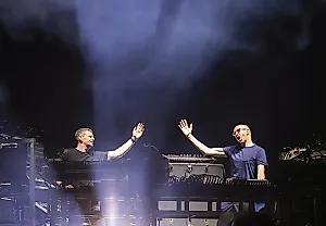 The Chemical Brothers — саундтрек успеха: стримы «Go» взорвались после фильма «Apex» на Netflix