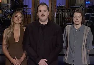 Шейн Гиллис смешивает имена в новом промо ‘SNL’