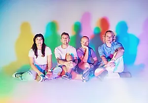 The Beths: Музыкальная драма о здоровье и гастролях