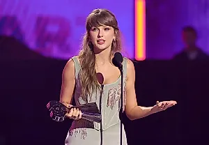 Taylor Swift судится из-за бренда «The Life of a Showgirl»: «Абсурд и бред»