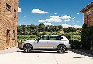 2027 Volvo EX60: первый тест-драйв сверхгладкого SUV за 60 тысяч долларов