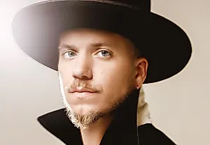 Лейк танцует на вершине — «Hard Fought Hallelujah» жжет чарты!
