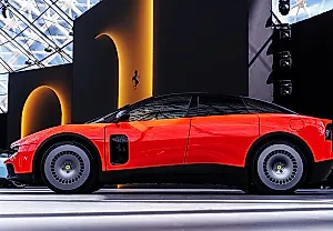 Ferrari Luce: дебют от студии Jony Ive