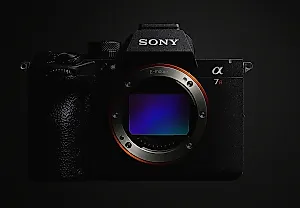 Sony объединила скорость и мегапиксели в A7R VI