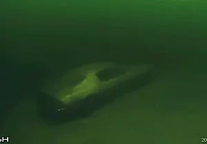 Разгадка на дне озера: как Camaro Z28 ушёл под лёд