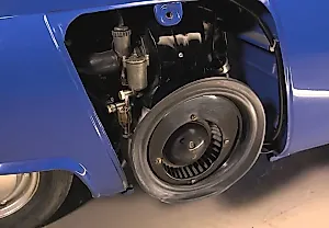 Джей Лено впервые за рулём BMW Isetta